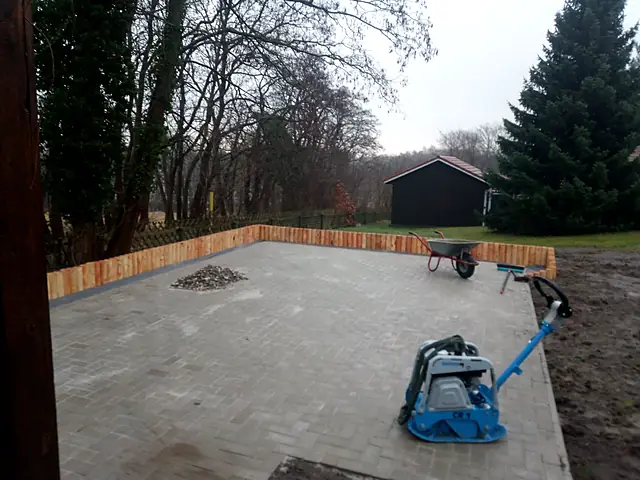 Fläche wird verdichtet – Fläche für Sauna und Whirlpool